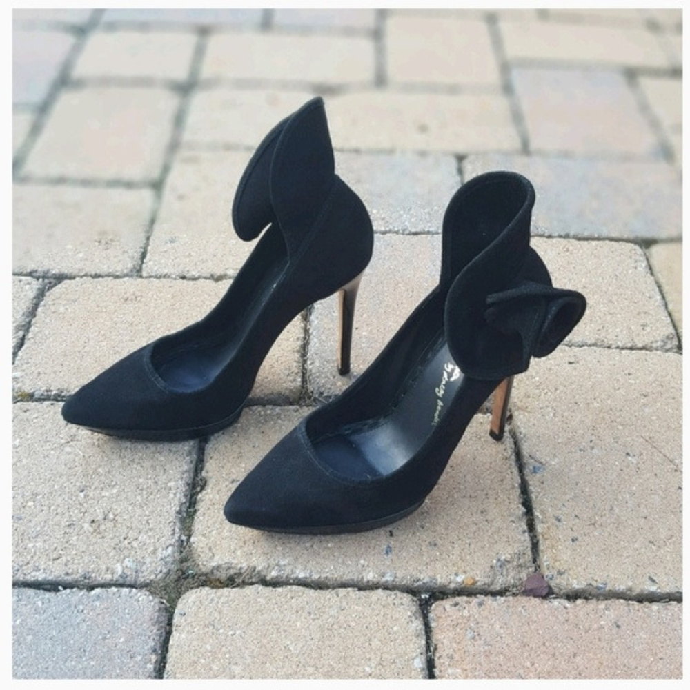 Alice +‎ Olivia Suede and Patent Leather Pumps